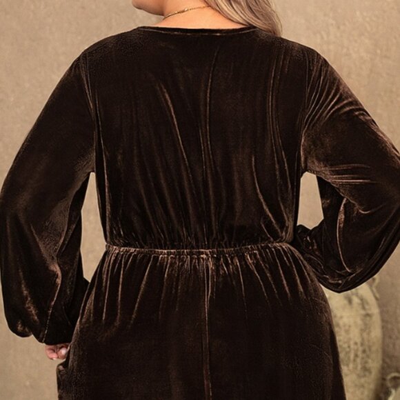 Plus Size V-Neck Balloon Sleeve Maxi Dress - Picture 7 of 8